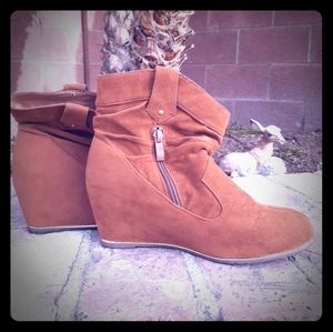 Boots Suede. Faux